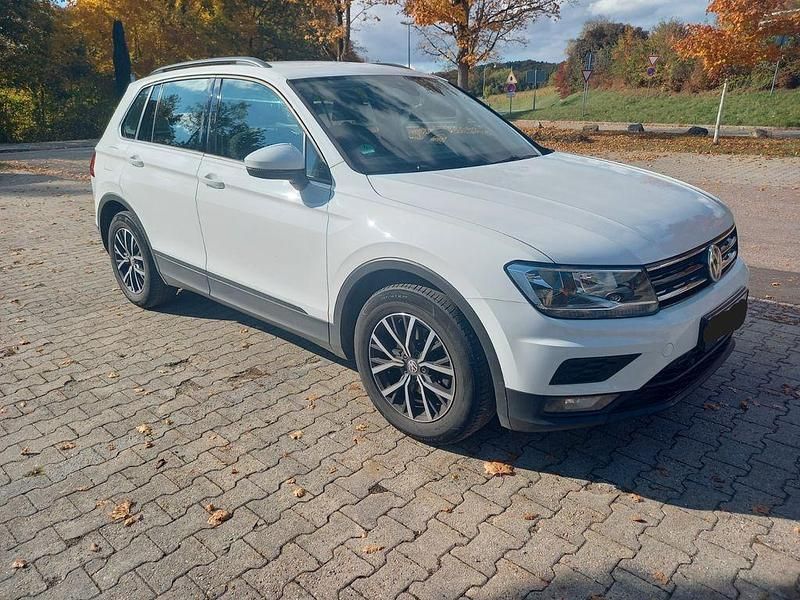 Weiß Gebraucht 2018 VW Tiguan Trendline SUV | 16.100 € (Guter Preis) - Bild 1/4