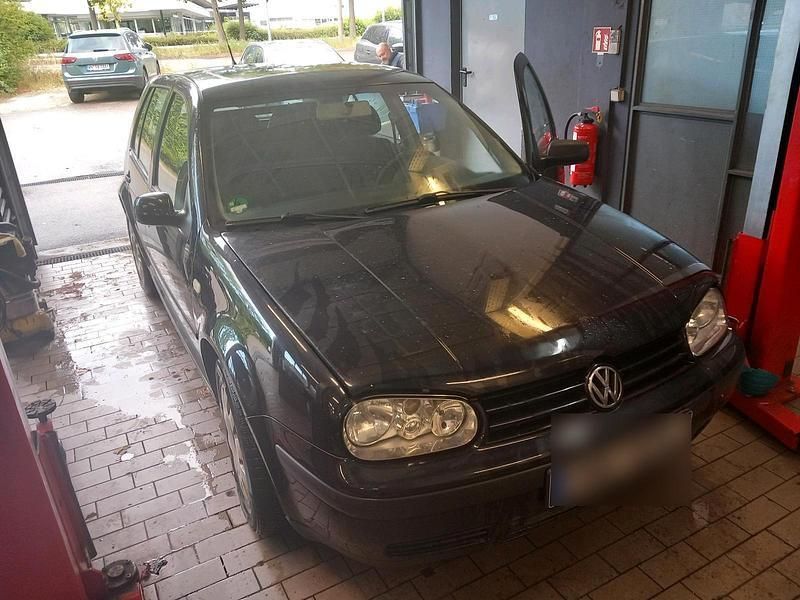 Blau Gebraucht 1999 VW Golf IV Limousine | 500 € (Guter Preis) - Bild 1/4