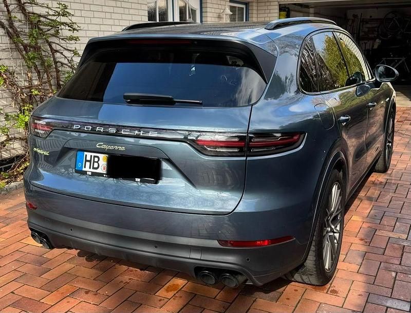 Second-hand Porsche Cayenne 462 CP (339 kW) 2019 Albastru SUV