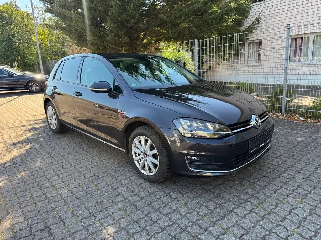 Gebraucht VW Golf VII LOUNGE 125 PS (91 kW) 2015 Grau Limousine