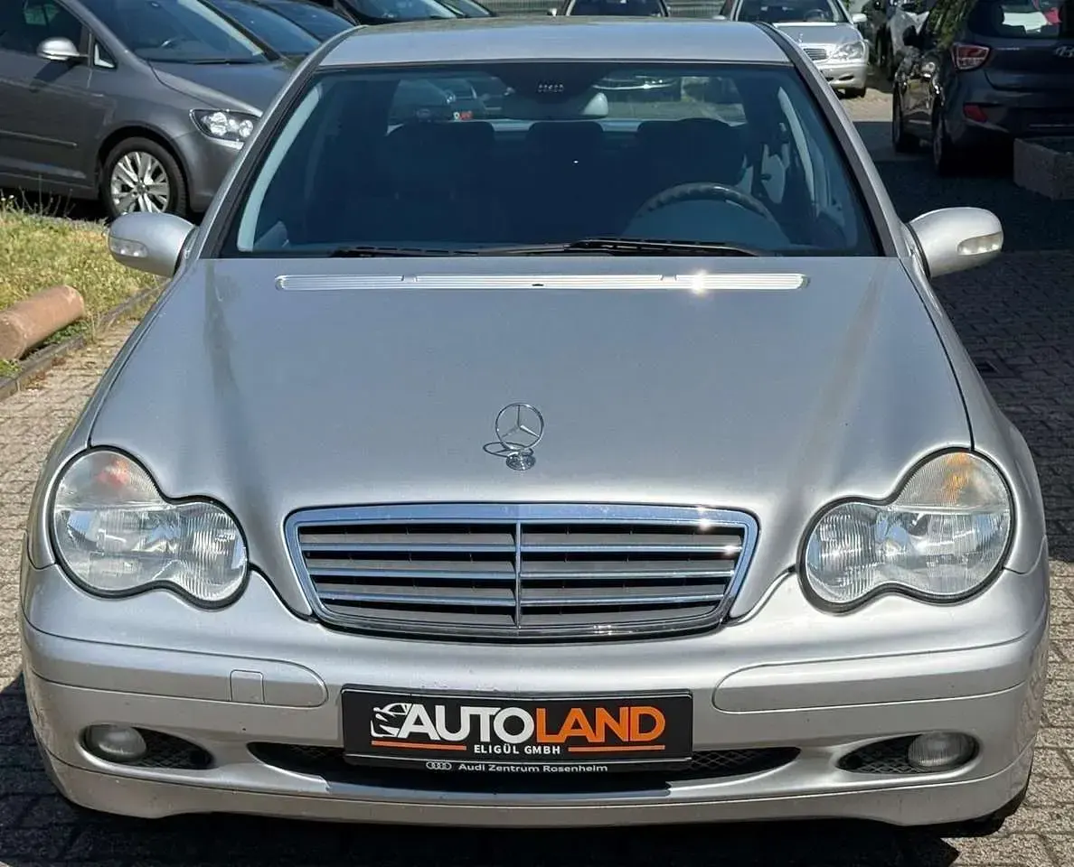Gebraucht Mercedes C180 143 PS (105 kW) 2003 Silber Limousine