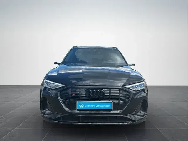Gebraucht Audi e-tron Ambiente 369 kW (503 PS) 2022 Mythosschwarz metallic SUV