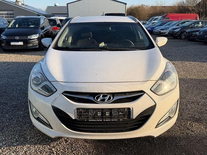 Gebraucht Hyundai i40 Comfort 135 PS (99 kW) 2012 Weiß Kombi