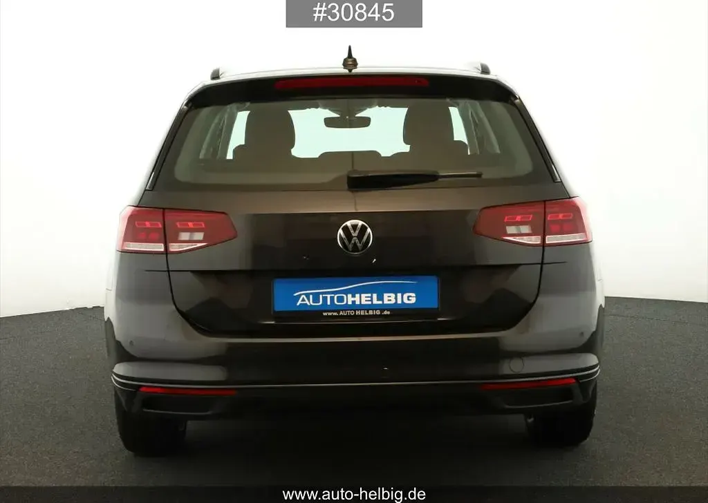 Używany VW Passat Conceptline 122 KM (89 kW) 2023 Szary Kombi