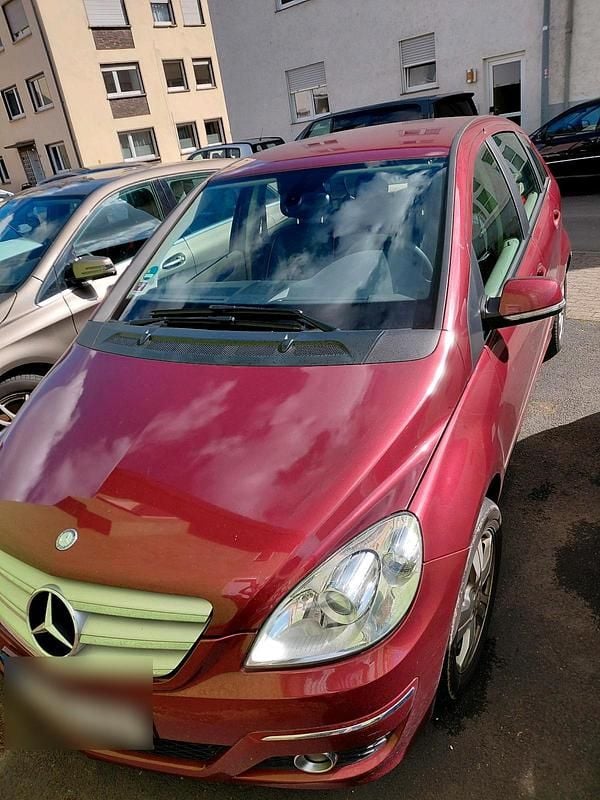 Gebraucht Mercedes B160 95 PS (69 kW) 2010 Rot Van / Kleinbus