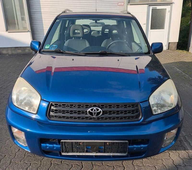 Blau Gebraucht 2002 Toyota RAV4 SUV | 2.950 € (Superpreis) - Bild 1/4