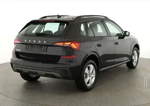 Neu Skoda Kamiq Selection 150 PS (110 kW) 2025 Schwarz metallic SUV