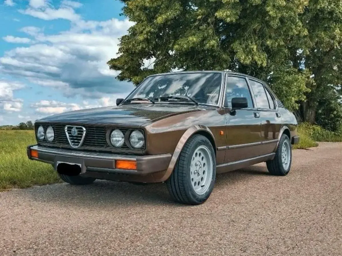 Gebraucht Alfa Romeo Alfetta Quadrifoglio 131 PS (96 kW) 1982 Braun Limousine