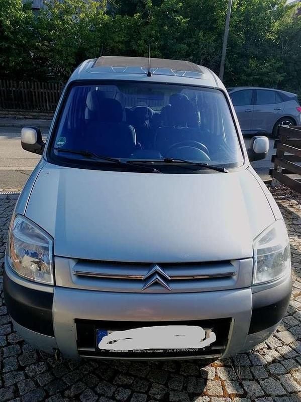 Silber Gebraucht 2003 Citroën Berlingo Tonic Van / Kleinbus | 2.699 € (Superpreis) - Bild 1/4