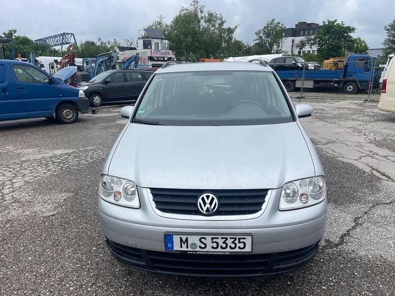 Silber Gebraucht 2007 VW Touran Van / Kleinbus | 5.999 € (Teuer) - Bild 1/4
