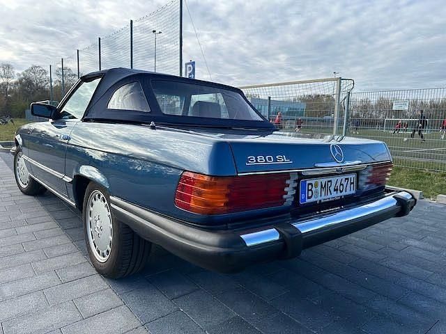 Gebraucht Mercedes SL380 155 PS (114 kW) 1984 Blau Cabrio