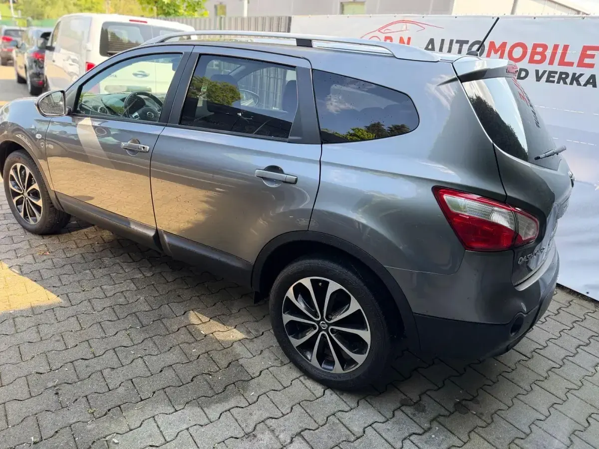 Gebraucht Nissan Qashqai +2 Tekna 131 PS (96 kW) 2012 Grau SUV