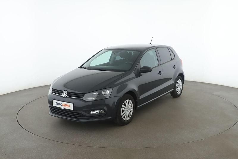 Grau Gebraucht 2017 VW Polo Trendline Limousine | 8.710 € (Fairer Preis) - Bild 1/3