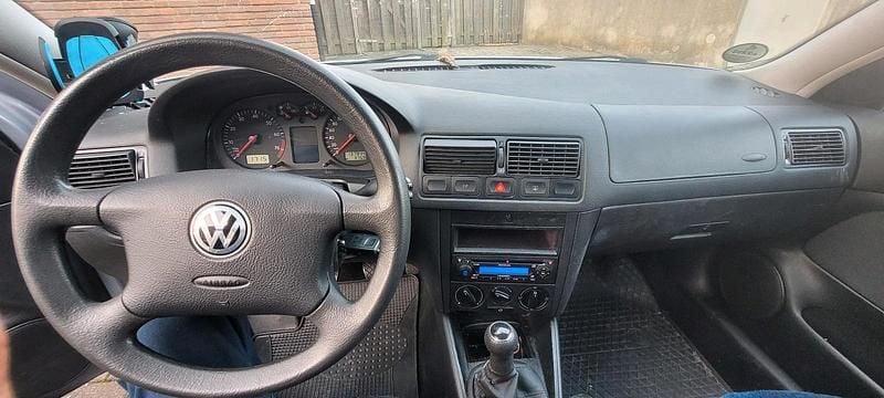 Gebraucht VW Golf IV 101 PS (74 kW) 2001 Silber Kleinwagen