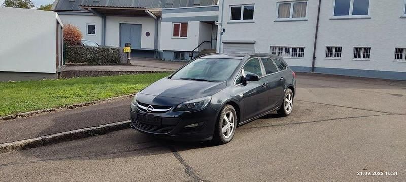 Gebraucht Opel Astra Eco 136 PS (100 kW) 2014 Schwarz Limousine