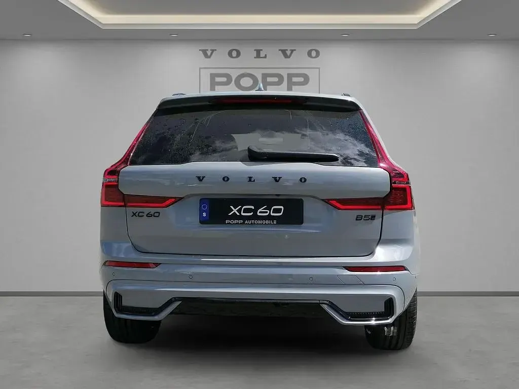 Gebraucht Volvo XC60 Plus 250 PS (183 kW) 2025 Grau SUV