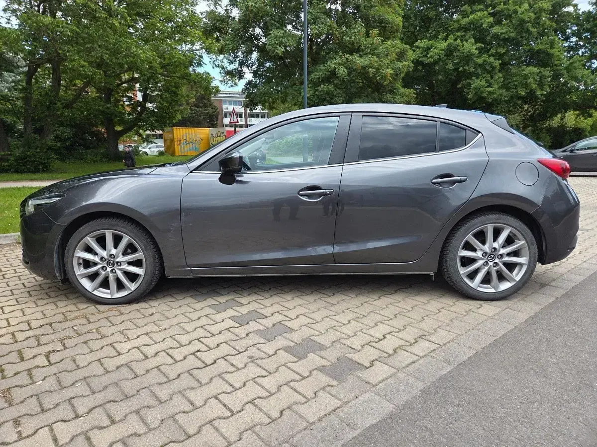 Gebraucht Mazda 3 Exclusive-Line 150 PS (110 kW) 2017 Grau Limousine