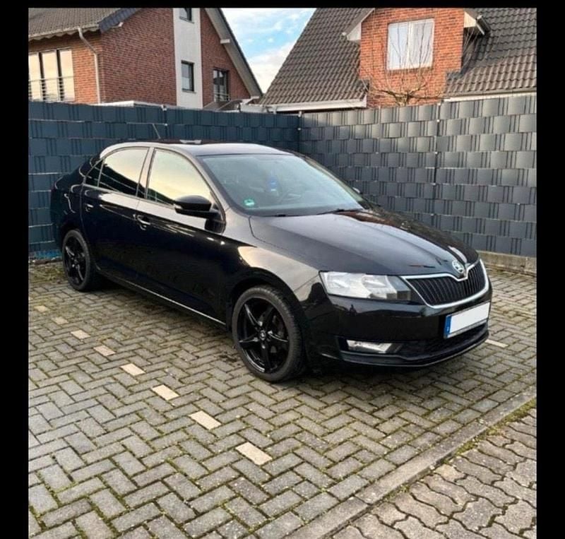 Gebraucht Skoda Rapid Ambition 95 PS (69 kW) 2017 Schwarz Kleinwagen