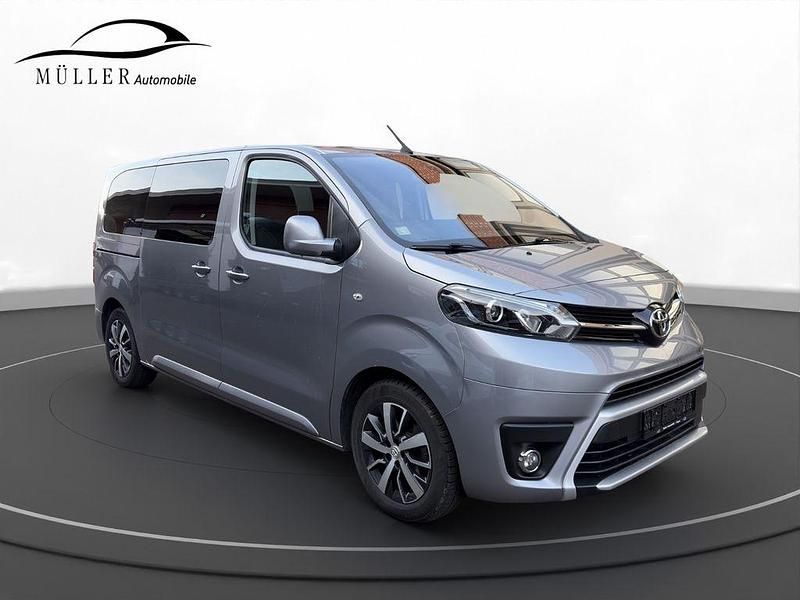 Gebraucht Toyota Proace Verso 177 PS (130 kW) 2024 Grau Kombi