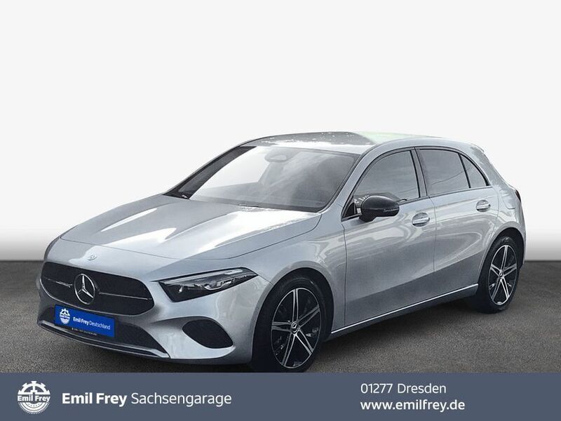 Grau Gebraucht 2024 Mercedes A200 Advanced Limousine | 29.940 € (Fairer Preis) - Bild 1/4