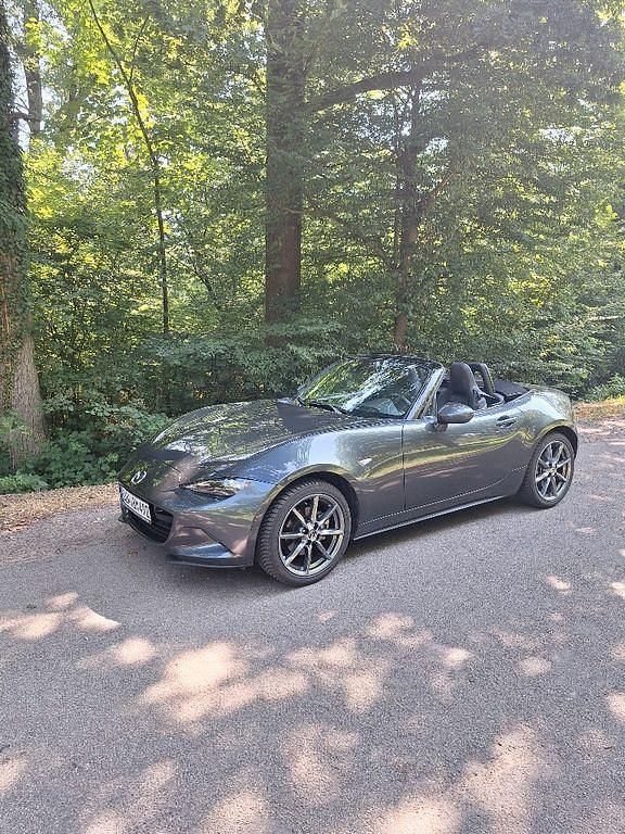Grau Gebraucht 2017 Mazda MX5 Sports-Line Cabrio | 21.900 € (Fairer Preis) - Bild 1/4