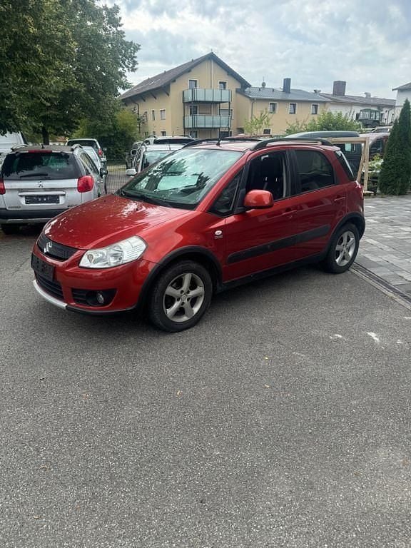 Rot Gebraucht 2008 Suzuki SX4 Club Limousine | 1.600 € (Guter Preis) - Bild 1/4