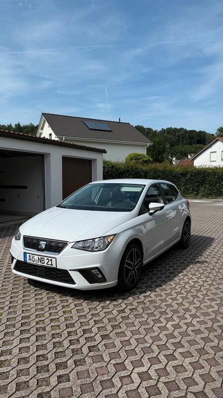 Weiß Gebraucht 2019 Seat Ibiza Limousine | 12.500 € (Fairer Preis) - Bild 1/4