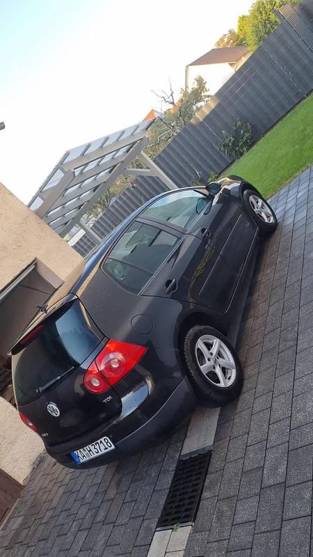 Gebraucht VW Golf V 110 PS (80 kW) 2005 Schwarz Kleinwagen