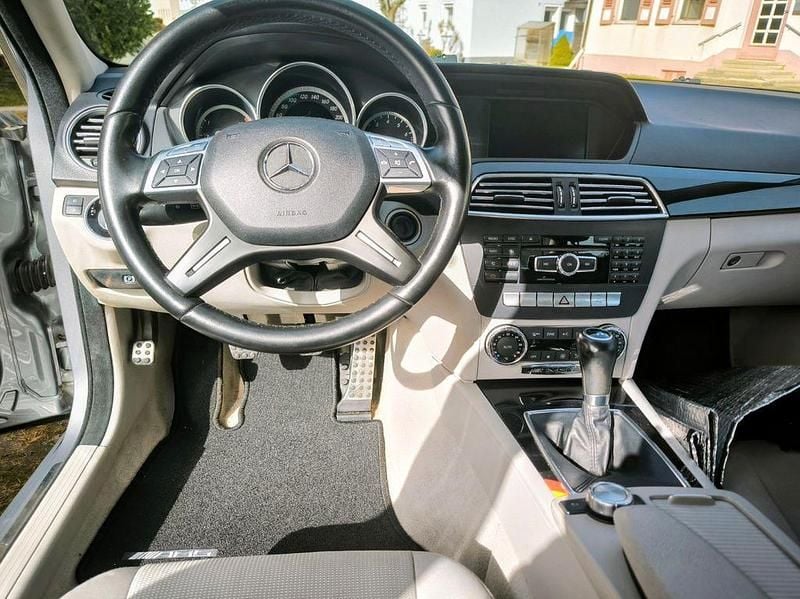 Gebraucht Mercedes C180 AMG 156 PS (114 kW) 2011 Grau Limousine
