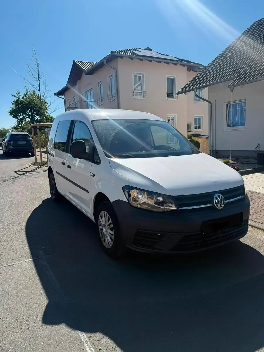 Second-hand VW Caddy 75 CP (55 kW) 2017 Alb Monovolum