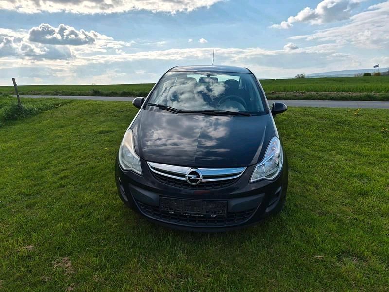 Second-hand Opel Corsa 75 CP (55 kW) 2013 Negru Hatchback