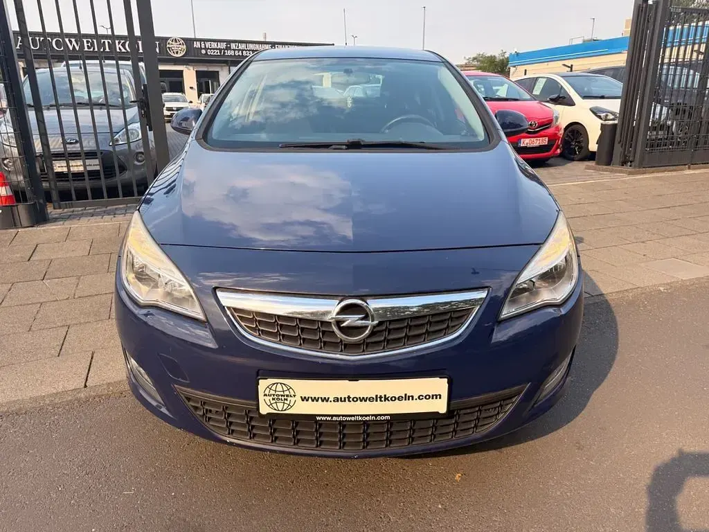 Gebraucht Opel Astra Design Edition 87 PS (63 kW) 2012 Blau Limousine