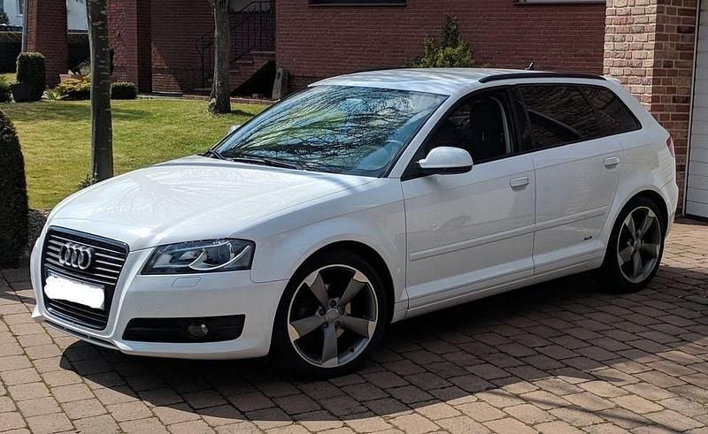 Gebraucht Audi A3 Ambition 125 PS (91 kW) 2010 Weiß Kleinwagen