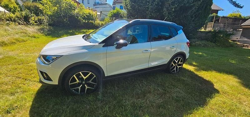 Weiß Gebraucht 2020 Seat Arona XCELLENCE SUV | 10.499 € (Etwas zu teuer) - Bild 1/4