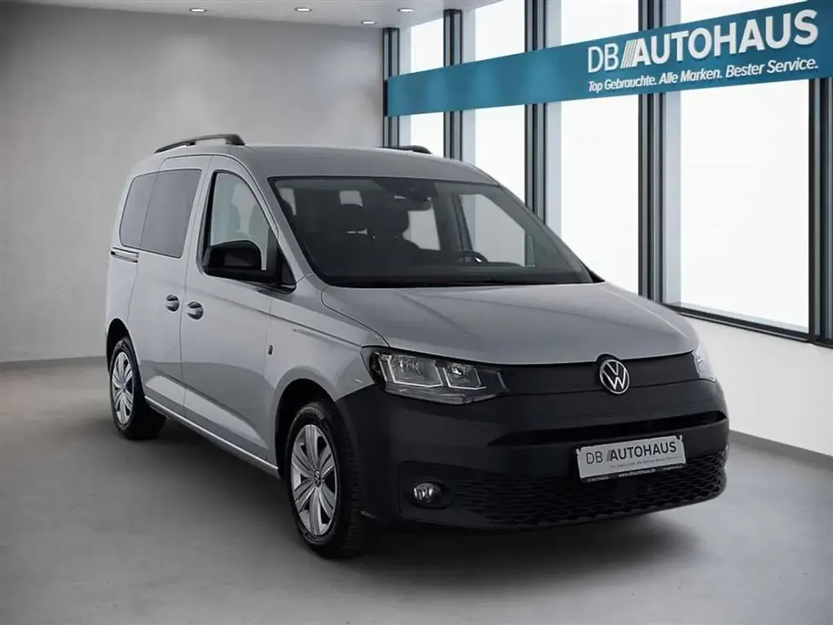 Second-hand VW Caddy 122 CP (89 kW) 2023 Argintiu Monovolum