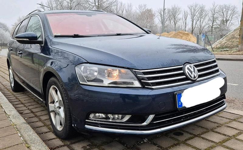 Usata VW Passat 211 CV (155 kW) 2012 Blu Station wagon