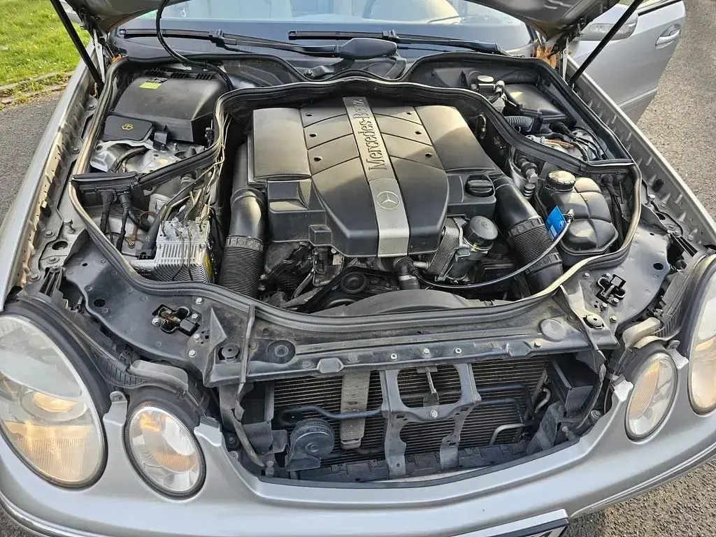 Gebraucht Mercedes E240 Elegance 177 PS (130 kW) 2002 Silber Limousine