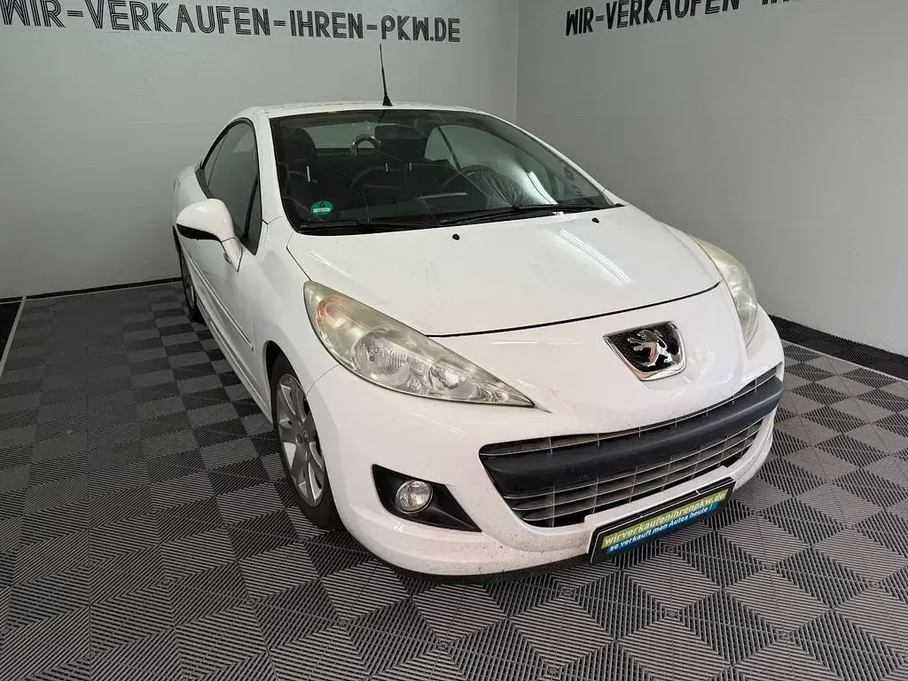 Gebraucht Peugeot 207 CC Premium 120 PS (88 kW) 2010 Blanc banquise Cabrio