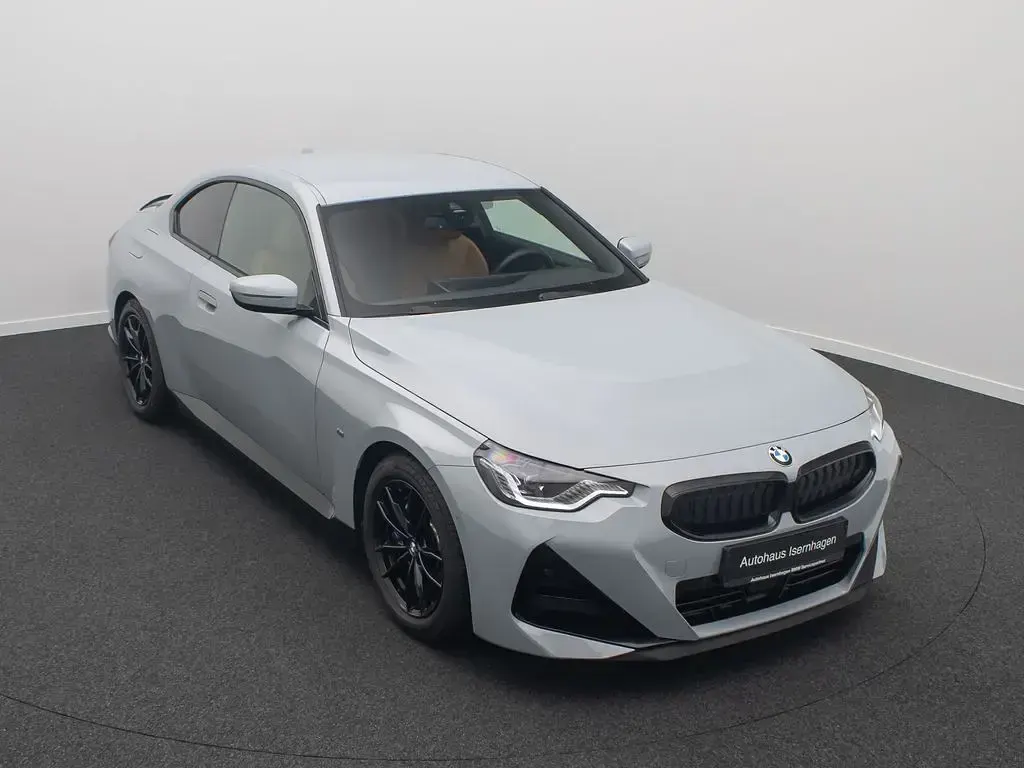 Gebraucht BMW 220 M Sport 184 PS (135 kW) 2023 M brooklyn grauc4p Coupé