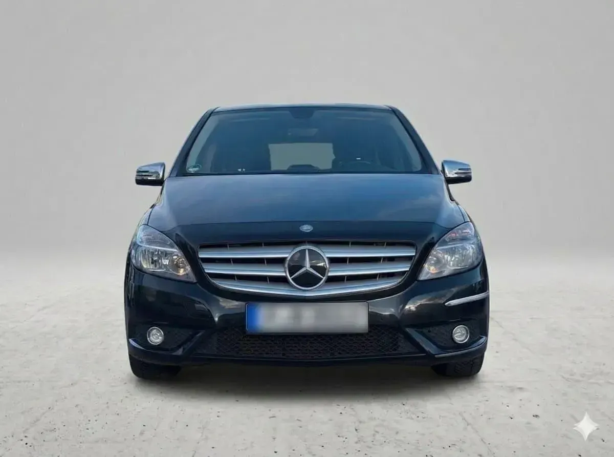Gebraucht Mercedes B220 170 PS (125 kW) 2013 Schwarz Kleinwagen