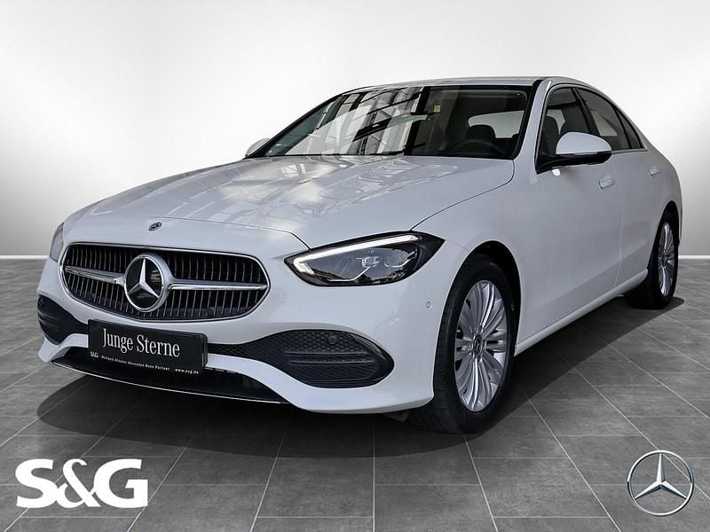 Unilack polarweiß Gebraucht 2024 Mercedes C180 Avantgarde Limousine | 37.580 € (Fairer Preis) - Bild 1/4