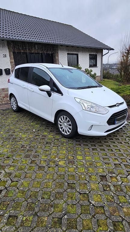 Gebraucht Ford B-MAX Titanium 125 PS (91 kW) 2017 Weiß Van / Kleinbus
