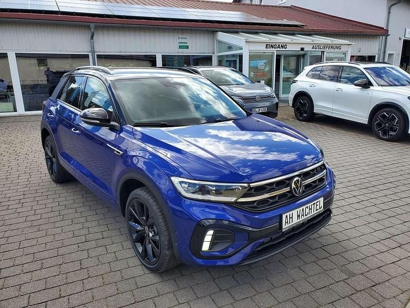 Neu VW T-Roc R-line 150 PS (110 kW) 2025 Lapizbluemetallic/black SUV