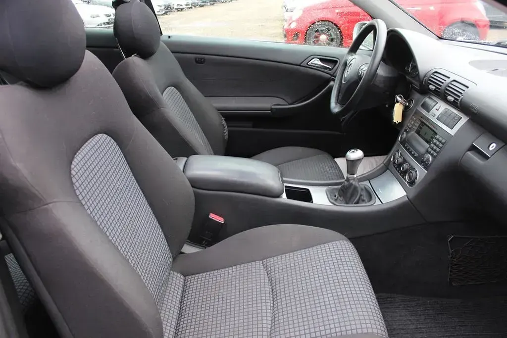 Gebraucht Mercedes C230 204 PS (150 kW) 2008 Silber Coupé
