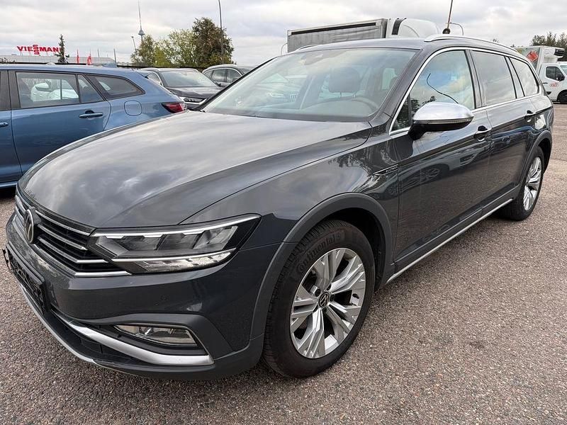Grau Gebraucht 2021 VW Passat Alltrack Kombi | 19.200 € (Guter Preis) - Bild 1/4