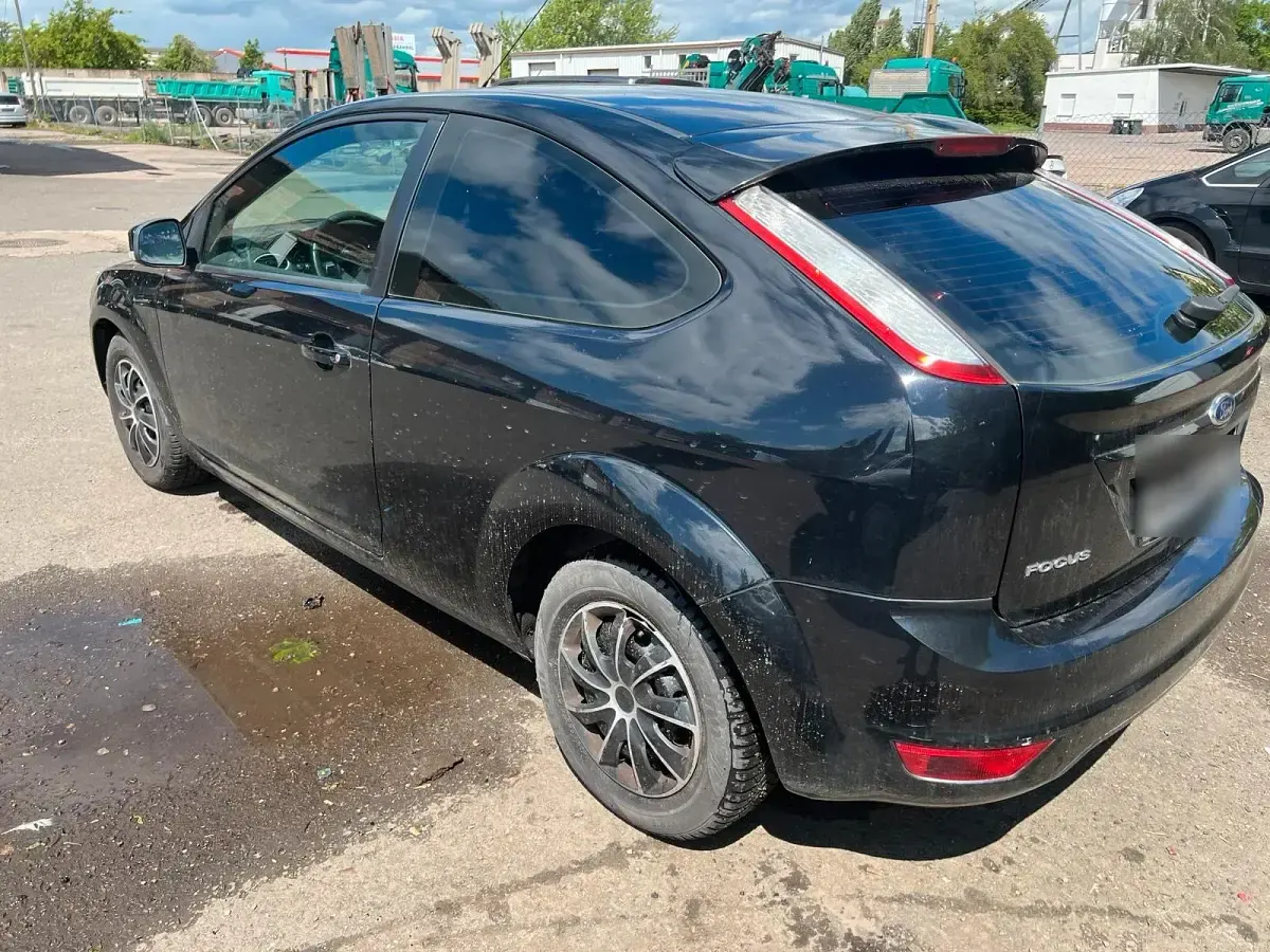 Occasion Ford Focus 100 ch (73 kW) 2009 Noir Citadine