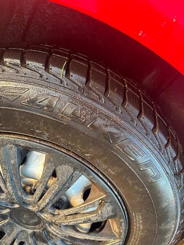 Gebraucht VW Golf IV 75 PS (55 kW) 2001 Rot Kleinwagen