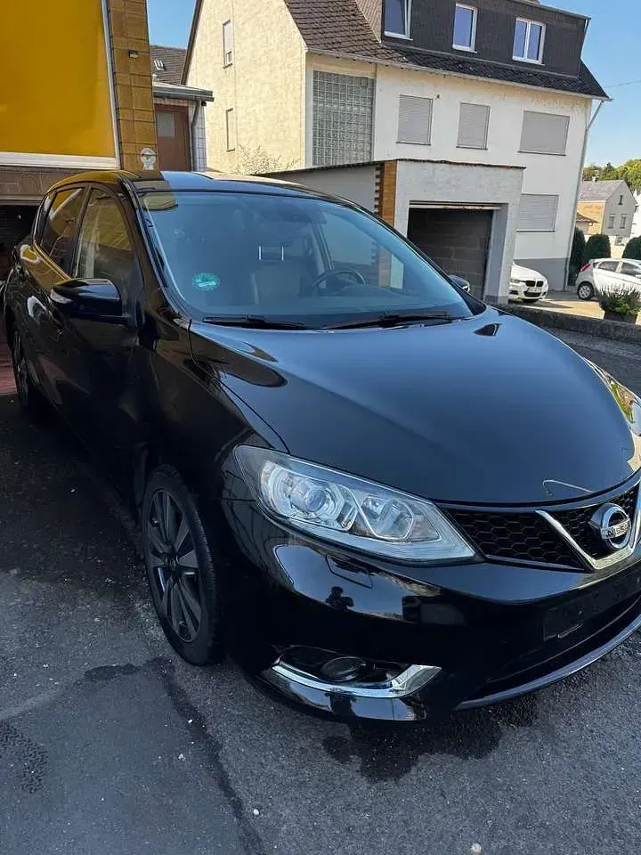 Gebraucht Nissan Pulsar 116 PS (85 kW) 2014 Schwarz Kleinwagen