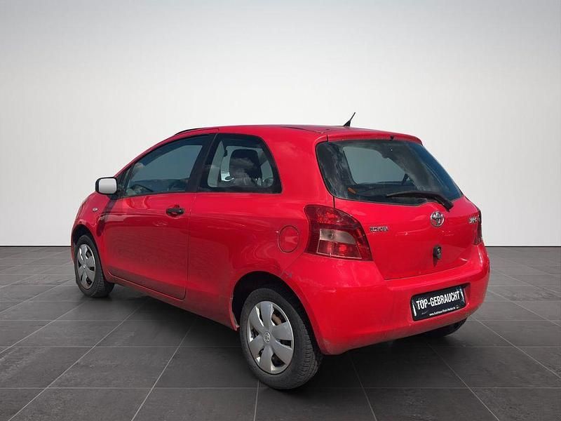 Gebraucht Toyota Yaris Basis 69 PS (50 kW) 2008 Rot Kleinwagen