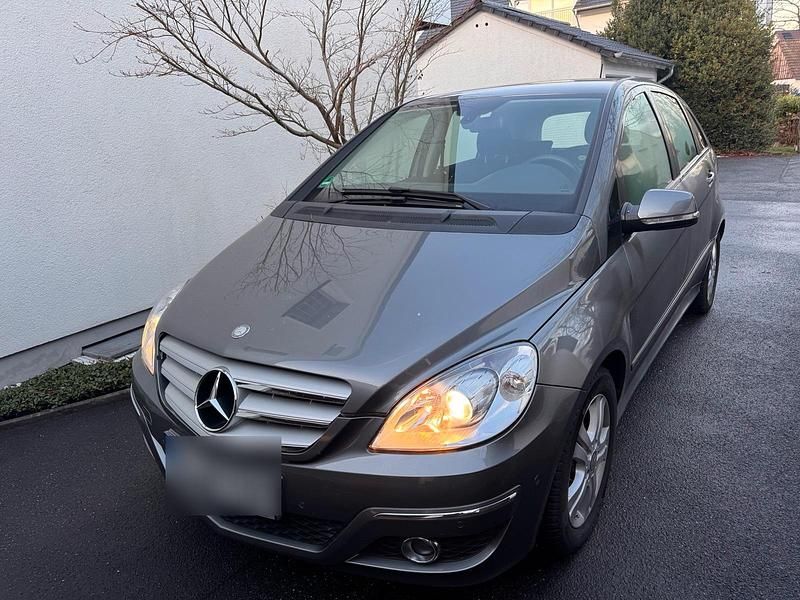 Grau Gebraucht 2009 Mercedes B170 Van / Kleinbus | 8.450 € - Bild 1/4